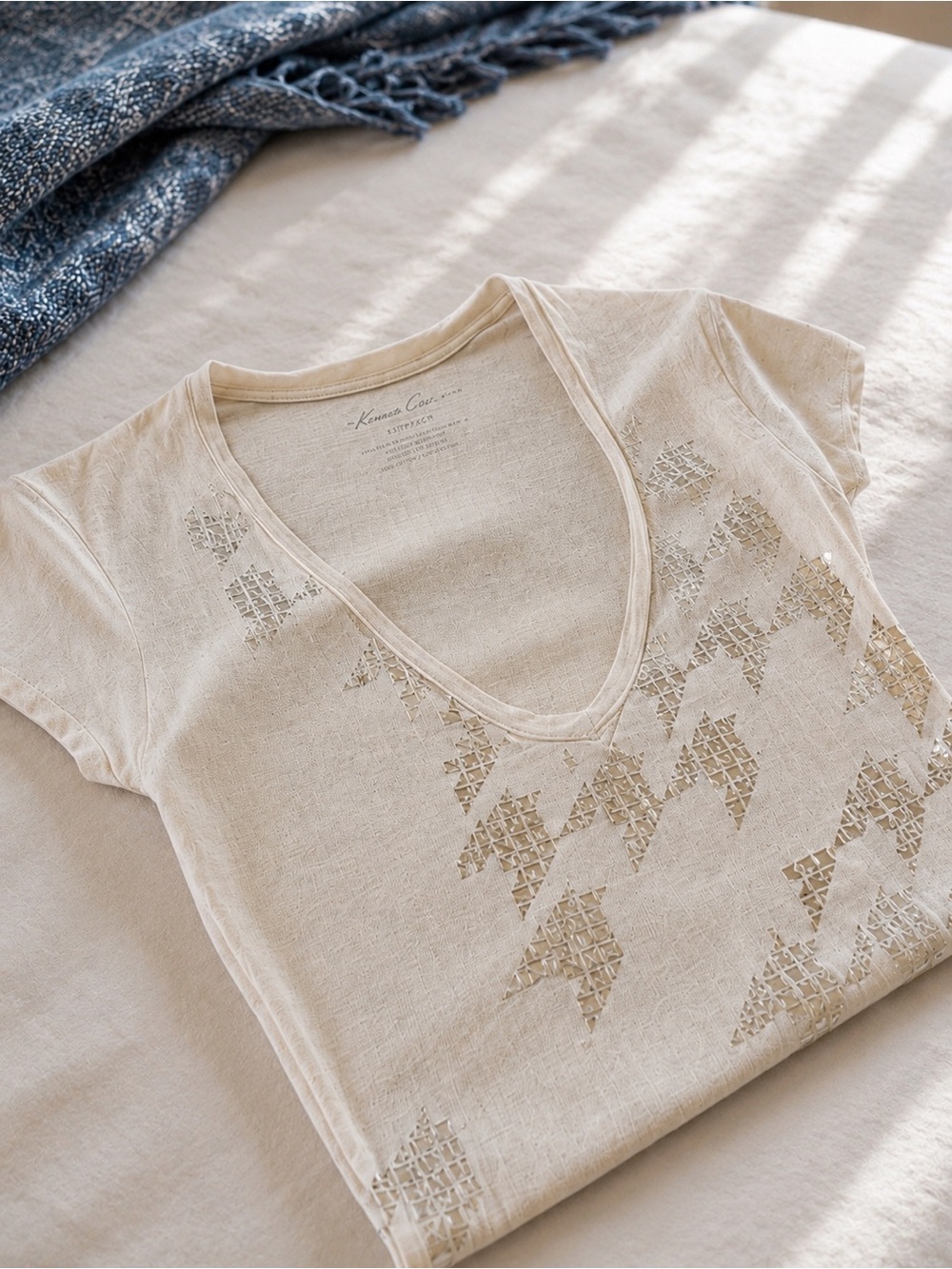 Cream and Metallic Siver V-Neck Graphic Tee Gray Stitch - Like New - Flagship - Picture 13 of 16